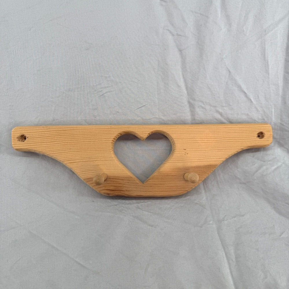 Rustic Pine Wood Wall Rack Heart Cutout 2-Peg Key Coat Hanger Farmhouse